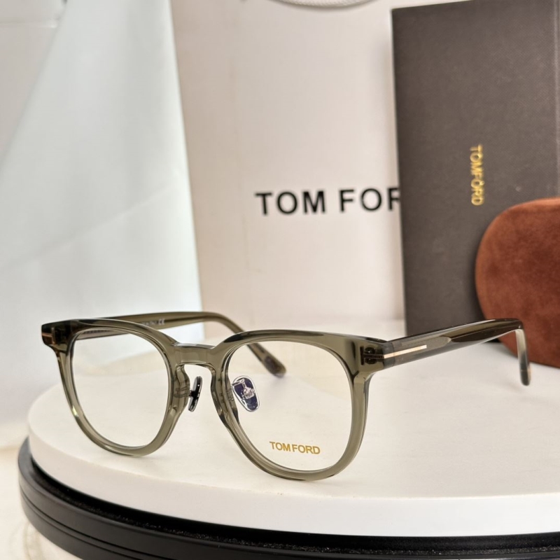 TOM FORD